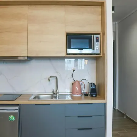 Downtown Deluxe - White Tower Apartment *